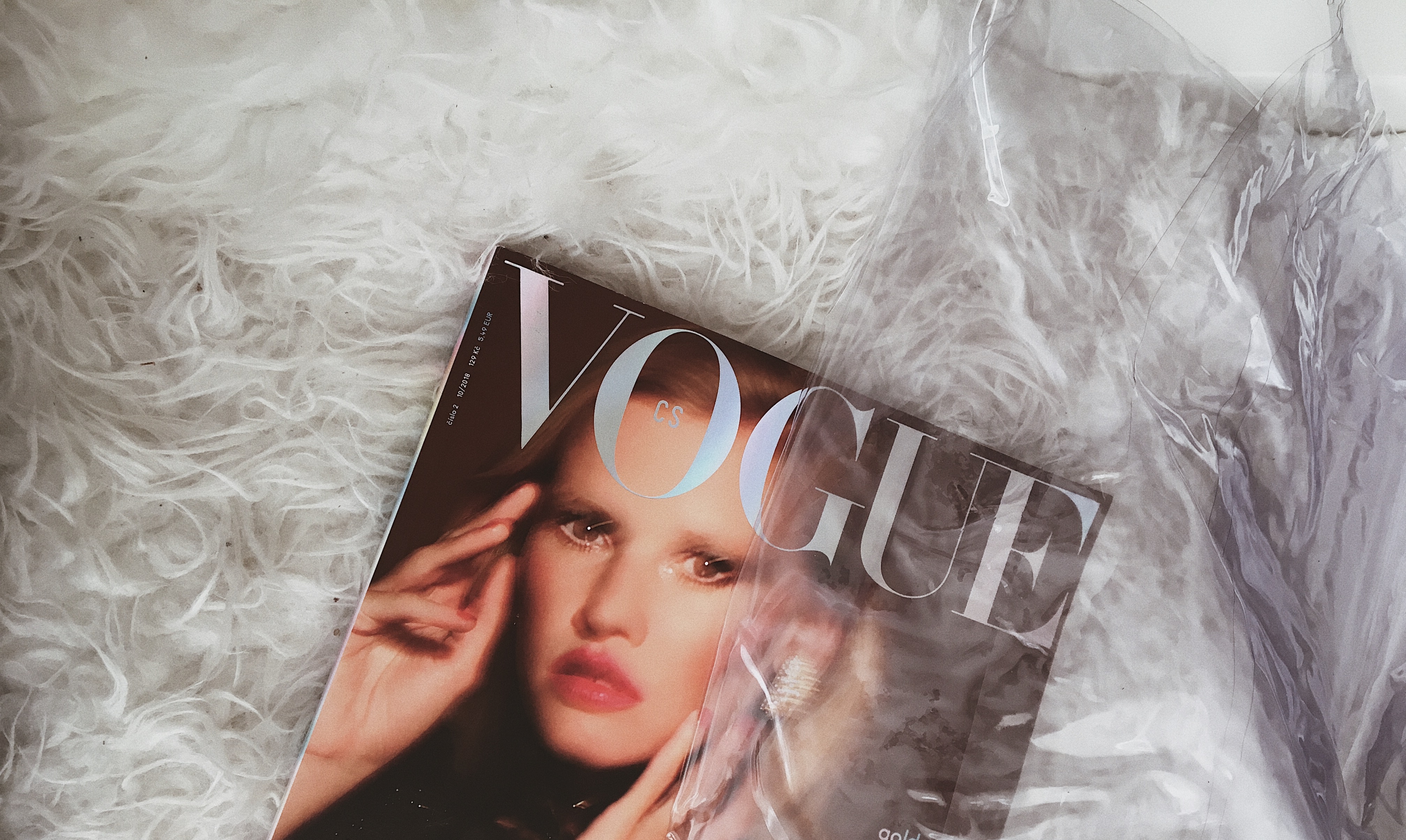 Vogue CS a plastová taška?